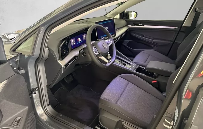 VOLKSWAGEN GOLF 1.5 eHybrid 204 DSG6 VW Edition photo 11 2092