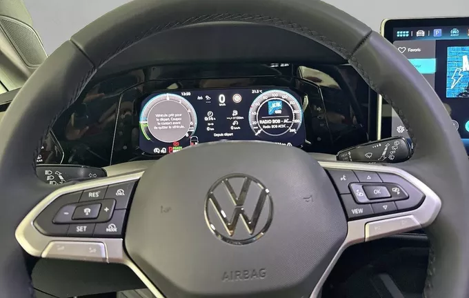 VOLKSWAGEN GOLF 1.5 eHybrid 204 DSG6 VW Edition photo 12 2092