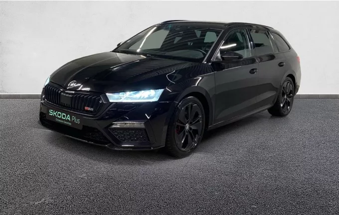 SKODA OCTAVIA Combi 2.0 TSI 245 ch RS extérieur trois quart avant gauche 2124366