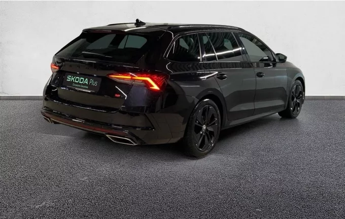 SKODA OCTAVIA Combi 2.0 TSI 245 ch RS extérieur avant 2124366