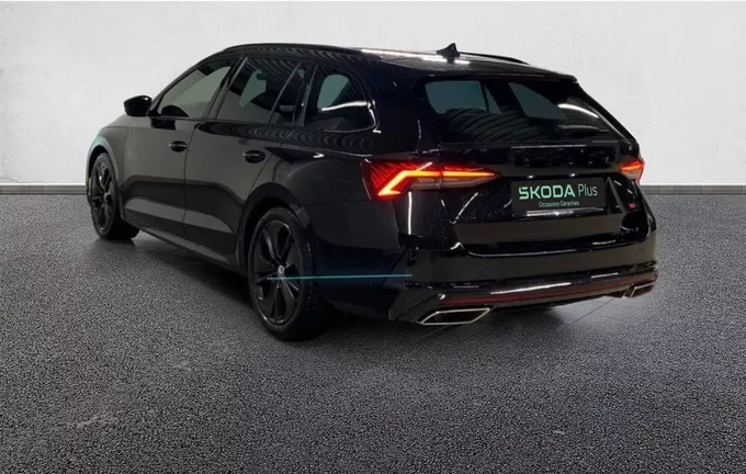 SKODA OCTAVIA Combi 2.0 TSI 245 ch RS photo 10 2124366