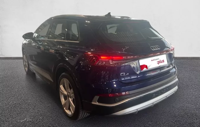 AUDI Q4 E-TRON 45 285 ch 82 kWh extérieur trois quart arrière gauche 2129073