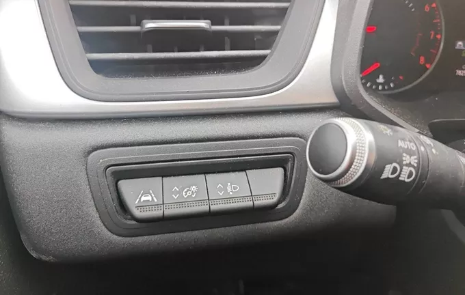 RENAULT CAPTUR TCe 90 - 21 Business photo 16 213048