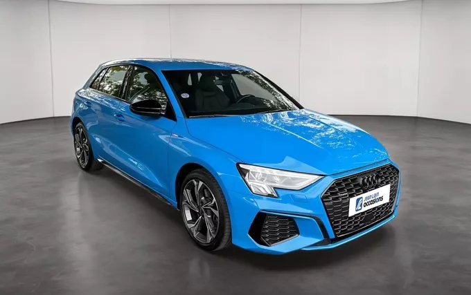 AUDI A3 Berline 40 TFSI 190 S tronic 7 Quattro S Line extérieur trois quart avant droit 2132505