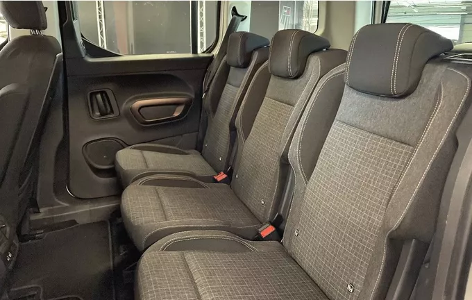 PEUGEOT RIFTER Standard BlueHDi 130 S&S BVM6 GT Line extérieur arrière 106222