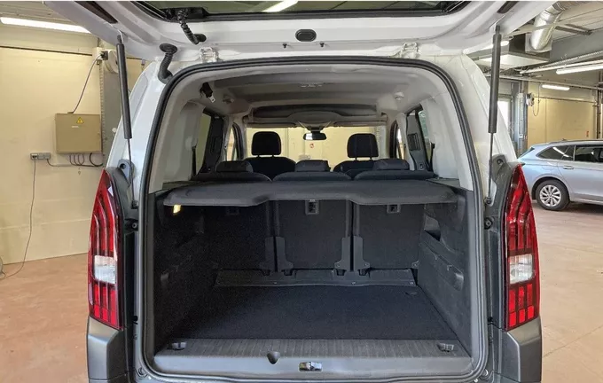 PEUGEOT RIFTER Standard BlueHDi 130 S&S BVM6 GT Line photo 14 106222