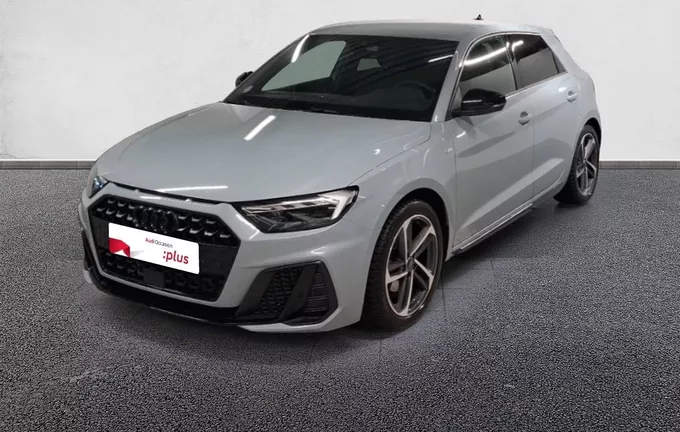 AUDI A1 Sportback 30 TFSI 116 ch S tronic 7 Black Edition extérieur trois quart avant gauche 2132486
