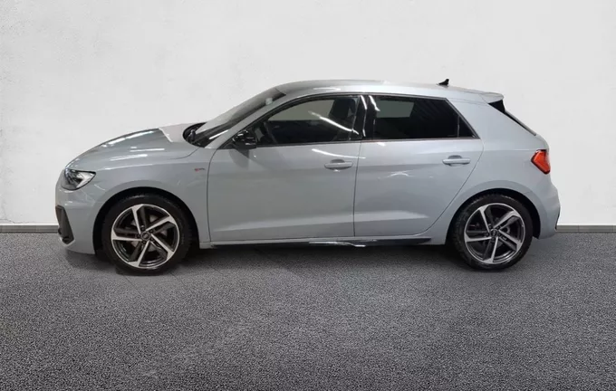 AUDI A1 Sportback 30 TFSI 116 ch S tronic 7 Black Edition extérieur côté gauche 2132486