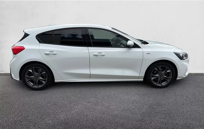 FORD FOCUS 1.0 EcoBoost 125 S&S ST Line extérieur côté droit 213323