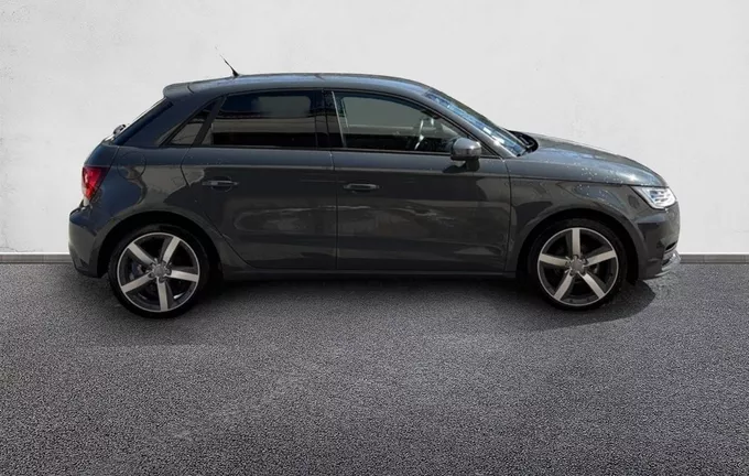 AUDI A1 Sportback 1.0 TFSI ultra 95 Ambiente extérieur côté droit 560331