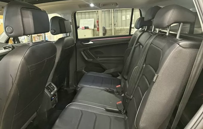 VOLKSWAGEN TIGUAN Allspace 2.0 TDI 200 DSG7 4Motion Elegance Exclusive photo 17 213206
