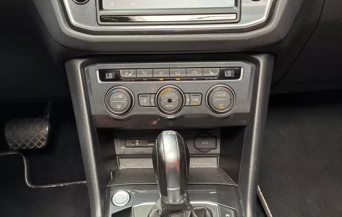 VOLKSWAGEN TIGUAN 2.0 TDI 150 DSG7 4Motion Carat photo 14 213299