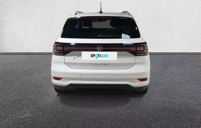 VOLKSWAGEN T-CROSS 1.0 TSI 110 Start/Stop DSG7 R-Line extérieur trois quart arrière droit 945436