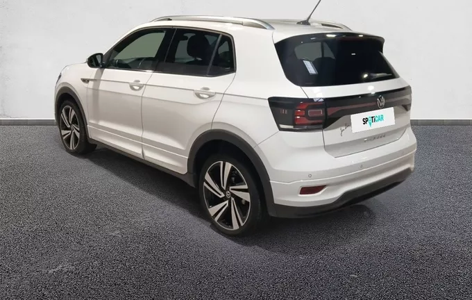 VOLKSWAGEN T-CROSS 1.0 TSI 110 Start/Stop DSG7 R-Line extérieur trois quart arrière gauche 945436