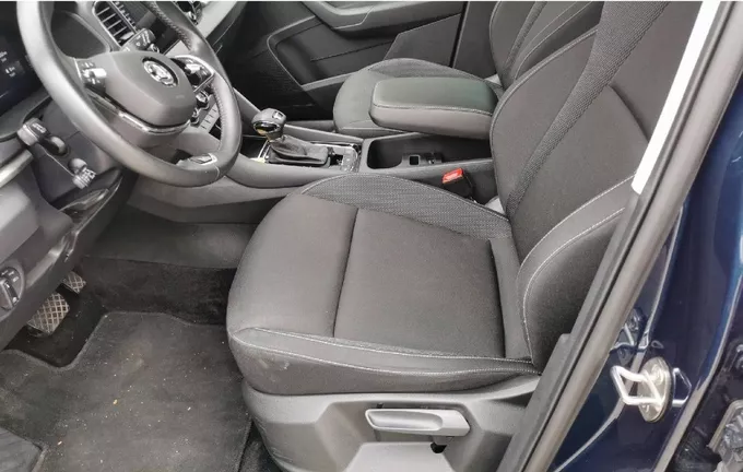 SKODA KAROQ 1.5 TSI 150 ch ACT DSG7 Business extérieur trois quart arrière droit 2131227