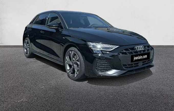 AUDI A3 Sportback TFSI e Hybride rechargeable 204 S tronic 6 S line extérieur trois quart avant droit 5482