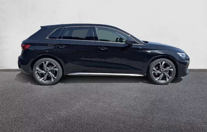 AUDI A3 Sportback TFSI e Hybride rechargeable 204 S tronic 6 S line extérieur côté droit 5482