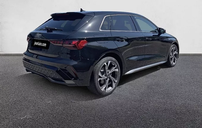 AUDI A3 Sportback TFSI e Hybride rechargeable 204 S tronic 6 S line extérieur trois quart arrière droit 5482