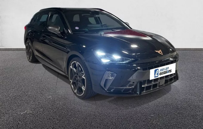 CUPRA LEON Sportstourer eHybrid 272 ch DSG6 VZ extérieur trois quart avant droit 2128508