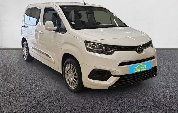 TOYOTA PROACE City Verso Medium 1.2L 110 VVT-i BVM6 Dynamic extérieur trois quart avant droit 213505