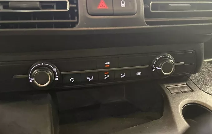 TOYOTA PROACE City Verso Medium 1.2L 110 VVT-i BVM6 Dynamic photo 15 213505