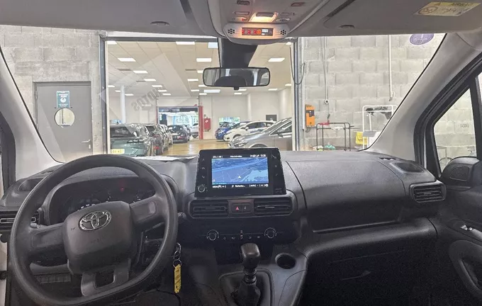 TOYOTA PROACE City Verso Medium 1.2L 110 VVT-i BVM6 Dynamic photo 18 213505