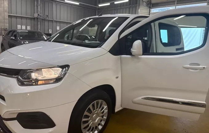 TOYOTA PROACE City Verso Medium 1.2L 110 VVT-i BVM6 Dynamic photo 19 213505