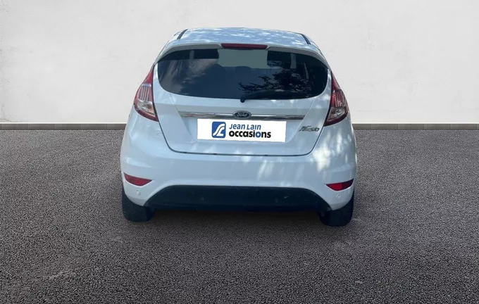 FORD FIESTA 1.5 TDCi 95 Titanium extérieur arrière 451209
