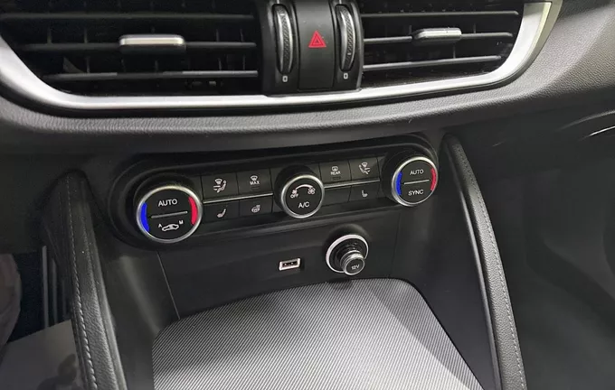 ALFA ROMEO STELVIO 2.2 210 ch Q4 AT8 Veloce photo 14 2129034