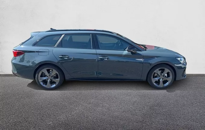 CUPRA LEON Sportstourer 1.5 eTSI Hybrid 150 ch DSG7 V extérieur côté droit 1116