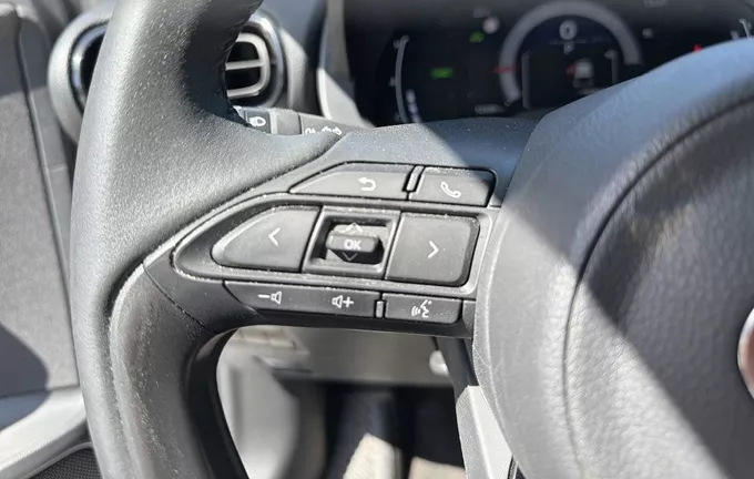 TOYOTA YARIS Hybride 116h Design photo 12 1103542