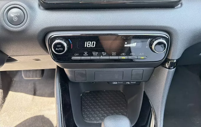 TOYOTA YARIS Hybride 116h Design photo 14 1103542