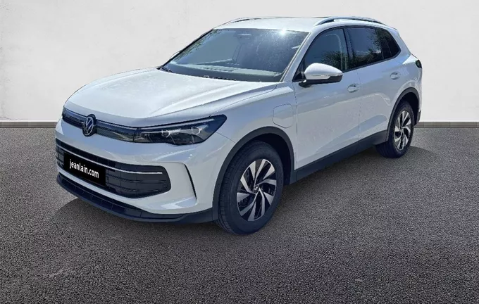 VOLKSWAGEN TIGUAN 1.5 eHybrid 204ch DSG6 VW Edition extérieur trois quart avant gauche 5447