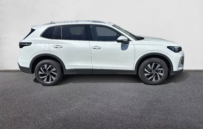 VOLKSWAGEN TIGUAN 1.5 eHybrid 204ch DSG6 VW Edition extérieur côté droit 5447