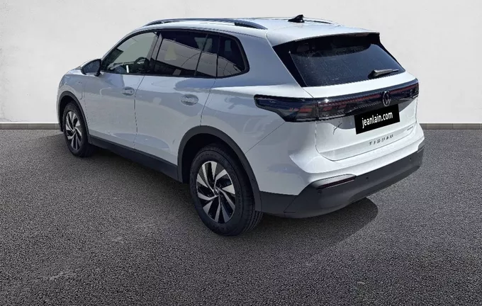 VOLKSWAGEN TIGUAN 1.5 eHybrid 204ch DSG6 VW Edition extérieur trois quart arrière gauche 5447