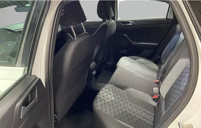 VOLKSWAGEN POLO 1.0 TSI 95 S&S BVM5 R-Line extérieur arrière 2126393