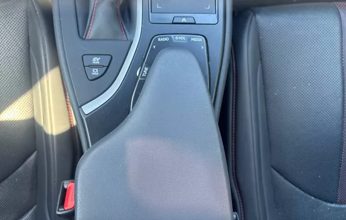 LEXUS UX 250h 2WD F SPORT photo 20 1103859