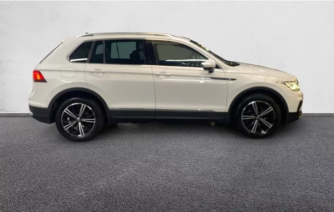 VOLKSWAGEN TIGUAN 1.5 TSI 150ch DSG7 Elegance extérieur côté droit 2130515