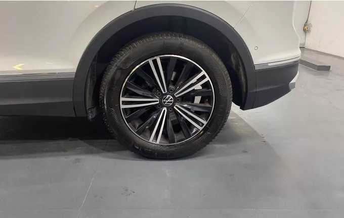VOLKSWAGEN TIGUAN 1.5 TSI 150ch DSG7 Elegance photo 12 2130515