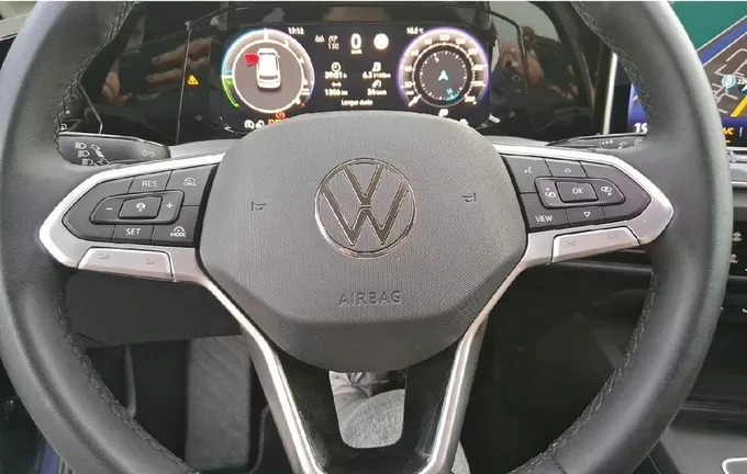 VOLKSWAGEN GOLF 1.5 eHybrid 204 DSG6 VW Edition photo 18 460221