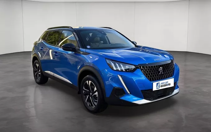 PEUGEOT 2008 PureTech 130 S&S EAT8 GT extérieur trois quart avant droit 2132862