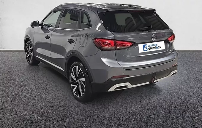 MG ZS 1.5 L Hybrid+ 197 ch Luxury extérieur trois quart arrière gauche 601169