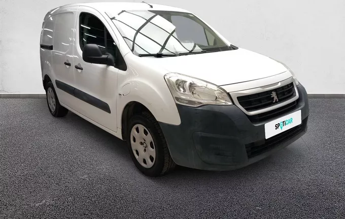 PEUGEOT PARTNER e-PARTNER FOURGON STANDARD PREMIUM AVEC BATTERIE extérieur trois quart avant droit 943374