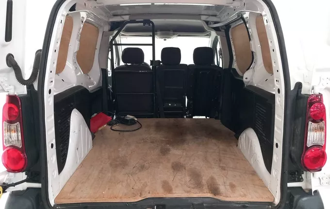 PEUGEOT PARTNER e-PARTNER FOURGON STANDARD PREMIUM AVEC BATTERIE extérieur côté gauche 943374