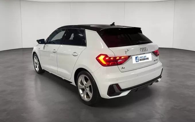AUDI A1 Sportback 25 TFSI 95 ch S tronic 7 S Line extérieur trois quart arrière gauche 2132013