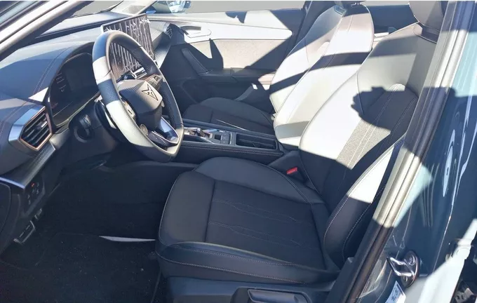 CUPRA FORMENTOR eHybrid 204 ch DSG6 V extérieur trois quart arrière droit 3324