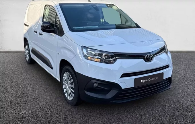 TOYOTA PROACE CITY VERSO RC23 Proace City Verso Medium 1.2L 110 VVT-i BVM6 Dynamic extérieur trois quart avant droit 1102694