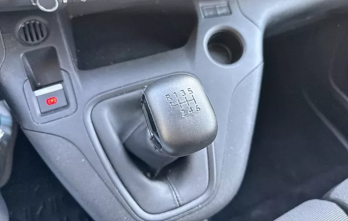 TOYOTA PROACE CITY VERSO RC23 Proace City Verso Medium 1.2L 110 VVT-i BVM6 Dynamic photo 13 1102694