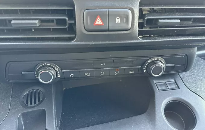 TOYOTA PROACE CITY VERSO RC23 Proace City Verso Medium 1.2L 110 VVT-i BVM6 Dynamic photo 14 1102694