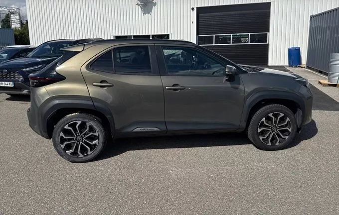 TOYOTA YARIS CROSS Hybride 116h 2WD Design extérieur côté droit 1103352
